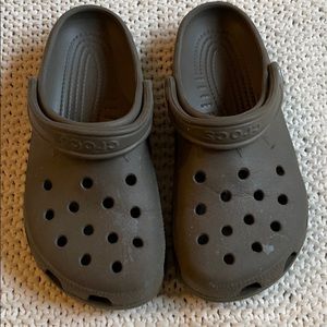 Brown crocs